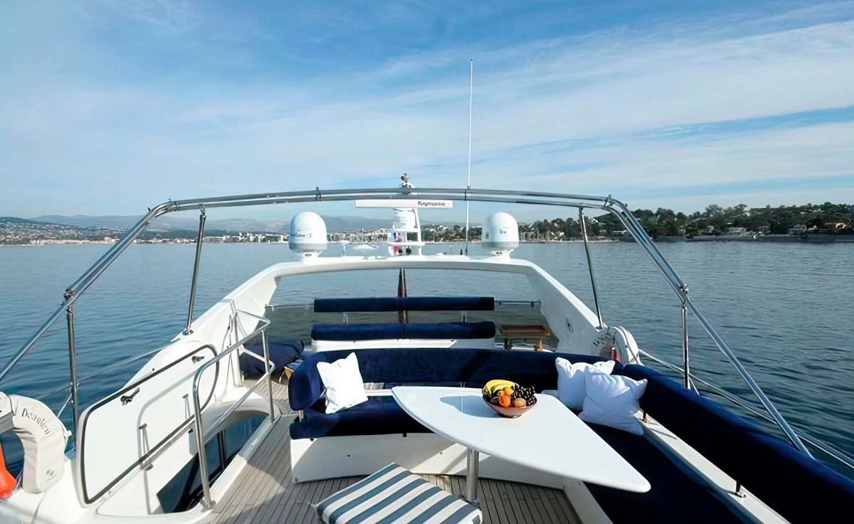 Аренда моторной яхты Sunseeker 75 Vogue of Monaco на Мальдивах